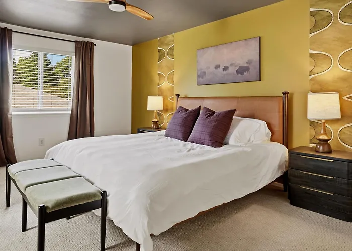 4br Midtown Oasis Pool Hot Tub Putting