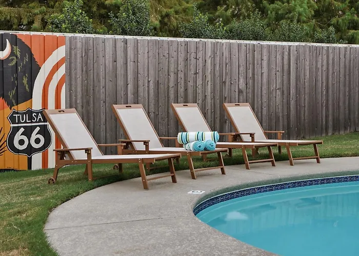 Holiday home 4br Midtown Oasis Pool Hot Tub Putting